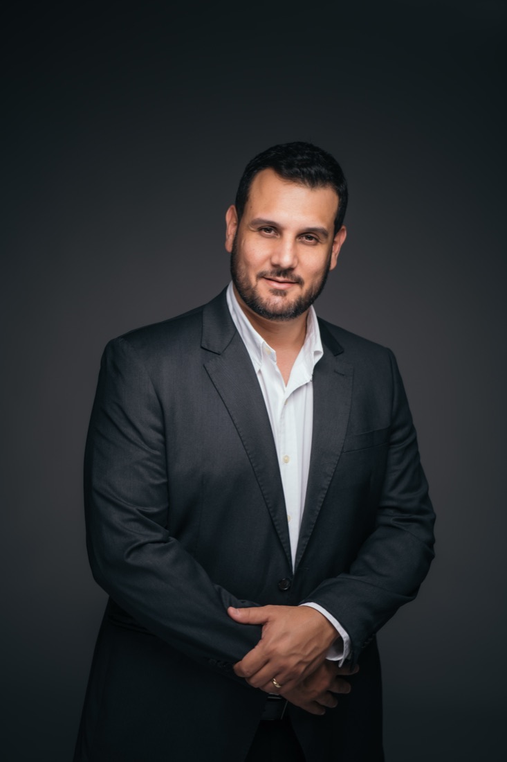 Cliente médico da MedVox em fotografia profissional